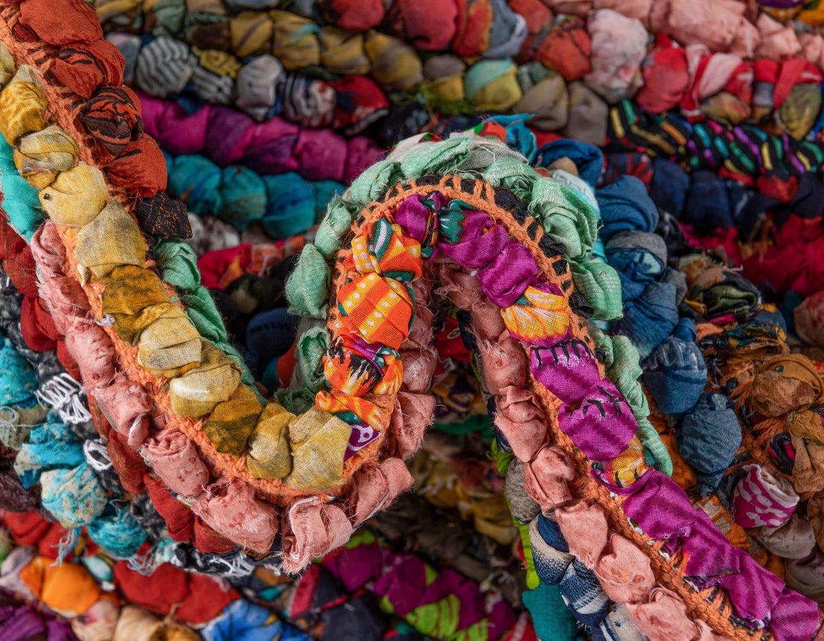 Rechteck Teppich Braided Chindi in Mehrfarbig von Hadorn™ - Lifestyle Image