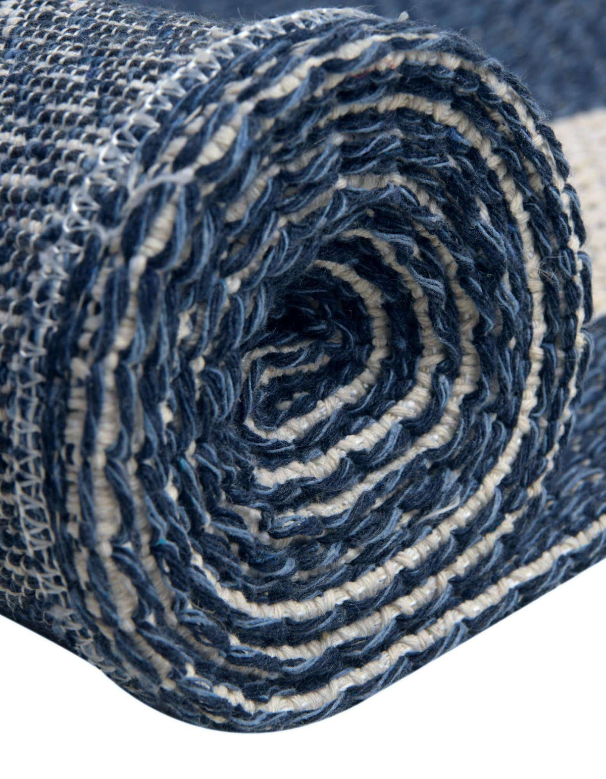 Rechteck Teppich Georgia in Marineblau von Hadorn™ - Lifestyle Image