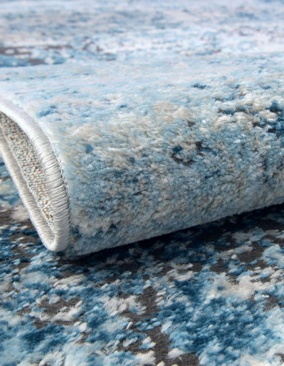 Rund Teppich Leipzig in Blau von Hadorn™ - Lifestyle Image