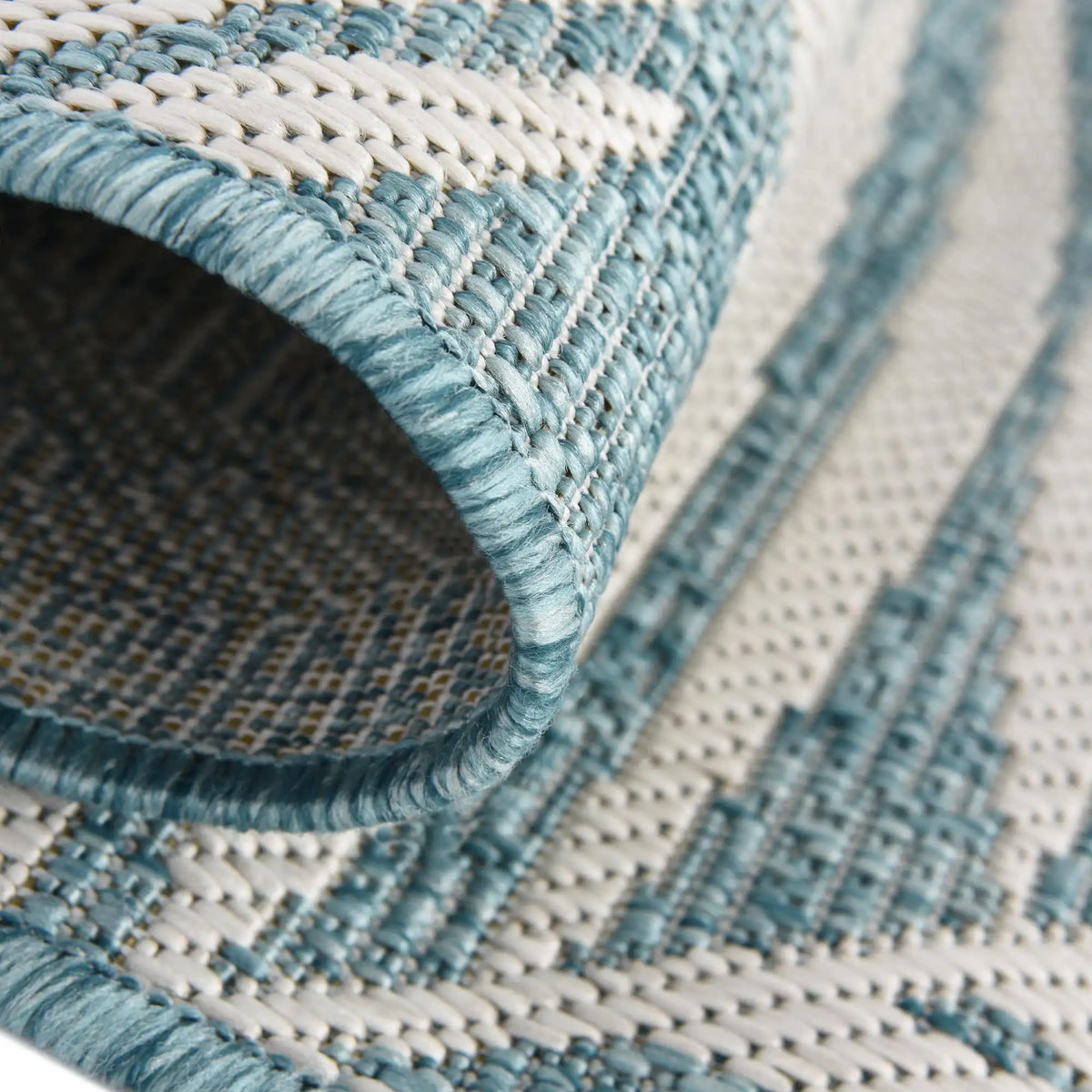 Rechteck Outdoor Teppich Outdoor Botanical in Hellblau von Hadorn™ - Lifestyle Image