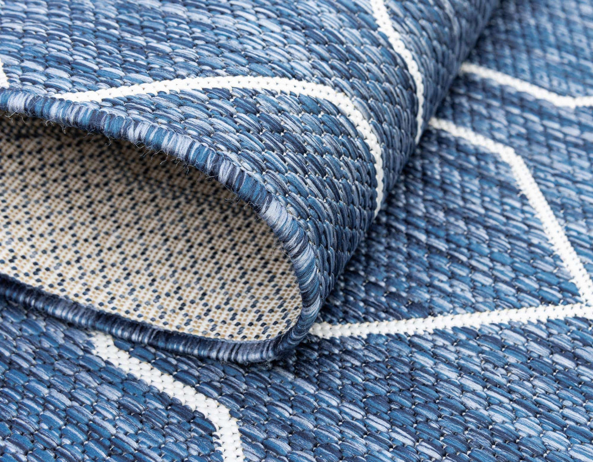 Läufer Outdoor Teppich Outdoor Trellis in Blau von Hadorn™ - Lifestyle Image