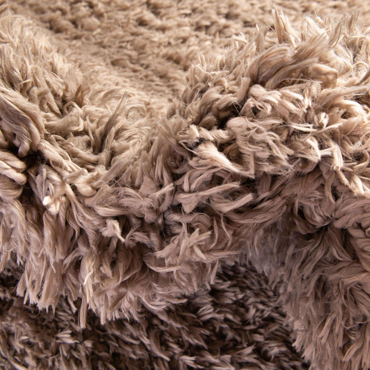 Rechteck Hochflorteppich Infinity Shag in Grau von Hadorn™ - Lifestyle Image