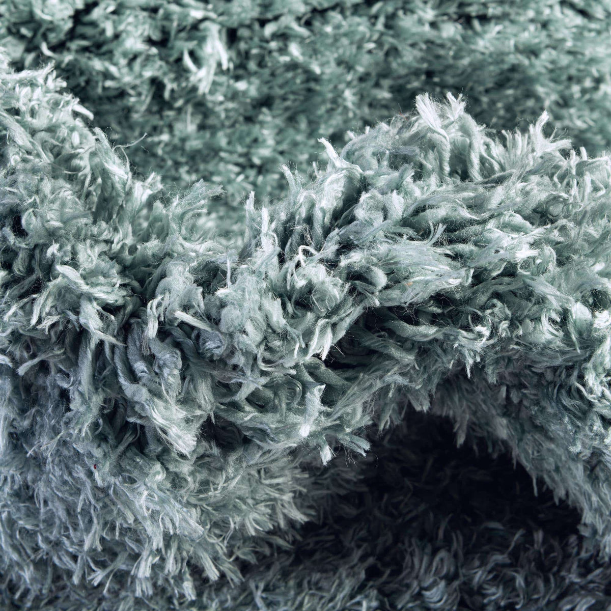 Rund Hochflorteppich Infinity Shag in Schieferblau von Hadorn™ - Lifestyle Image