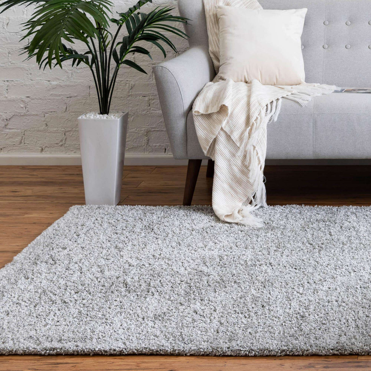 Rechteck Hochflorteppich Soft Solid Shag in Grau von Hadorn™ - Lifestyle Image