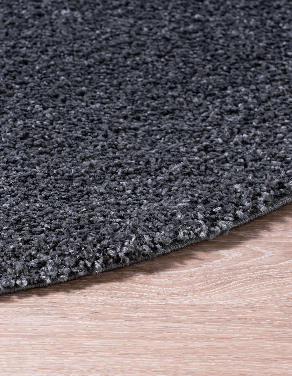 Rund Hochflorteppich Soft Solid Shag in Rauchgrau von Hadorn™ - Lifestyle Image
