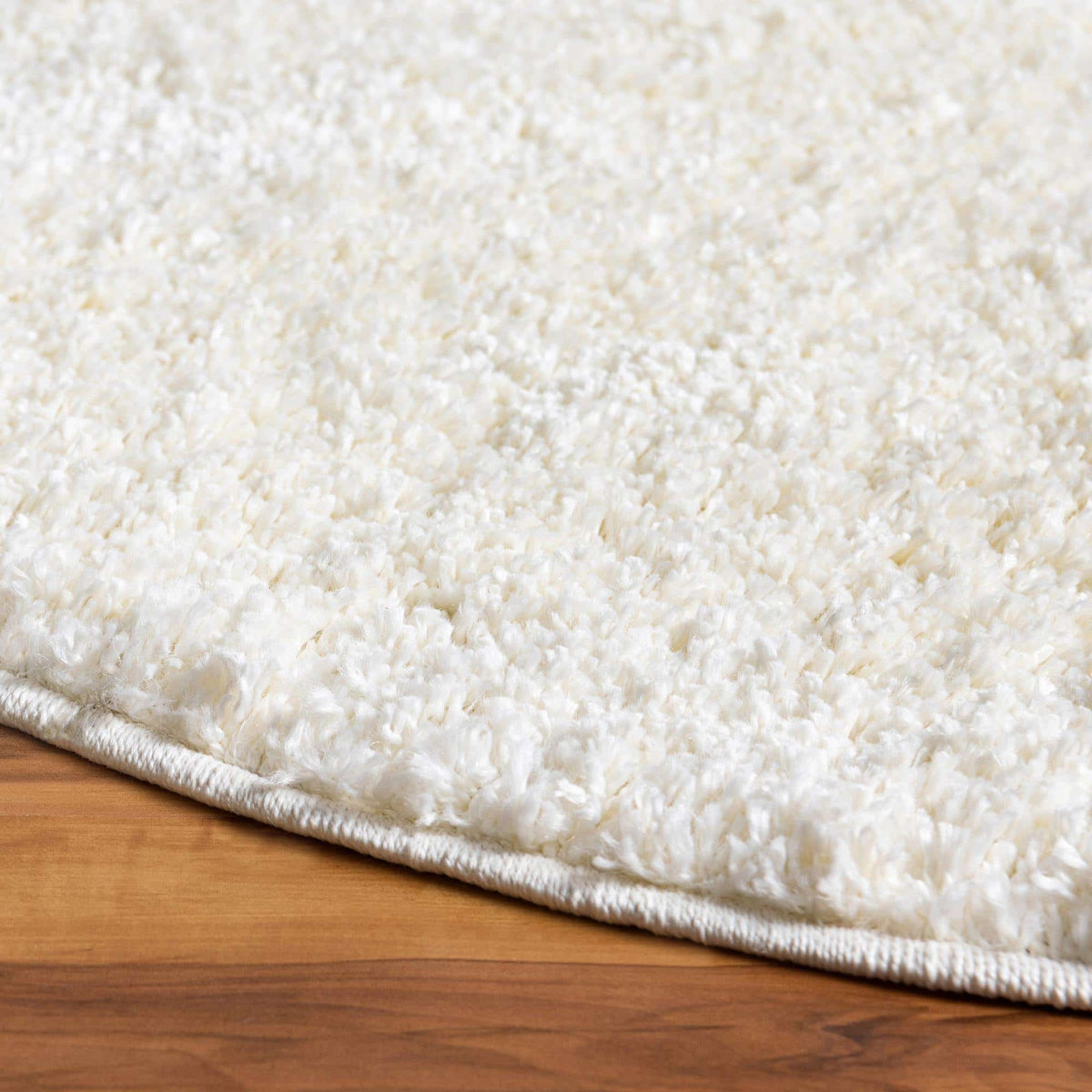 Rund Hochflorteppich Soft Solid Shag in Weiss von Hadorn™ - Lifestyle Image