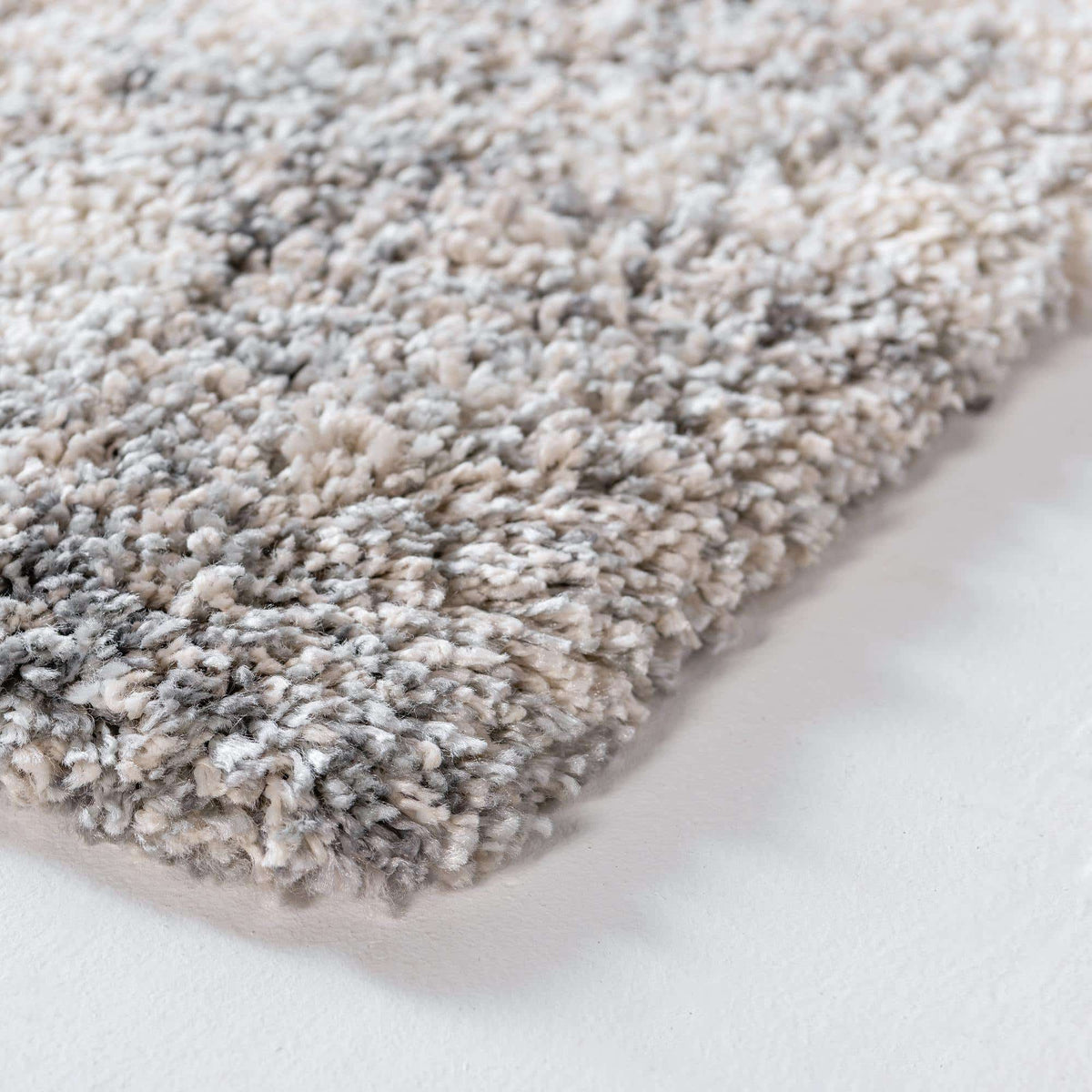 Rechteck Hochflorteppich Soft Touch Shag in Grau von Hadorn™ - Lifestyle Image