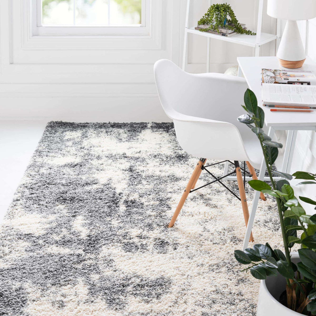 Rechteck Hochflorteppich Soft Touch Shag in Rauchgrau von Hadorn™ - Lifestyle Image
