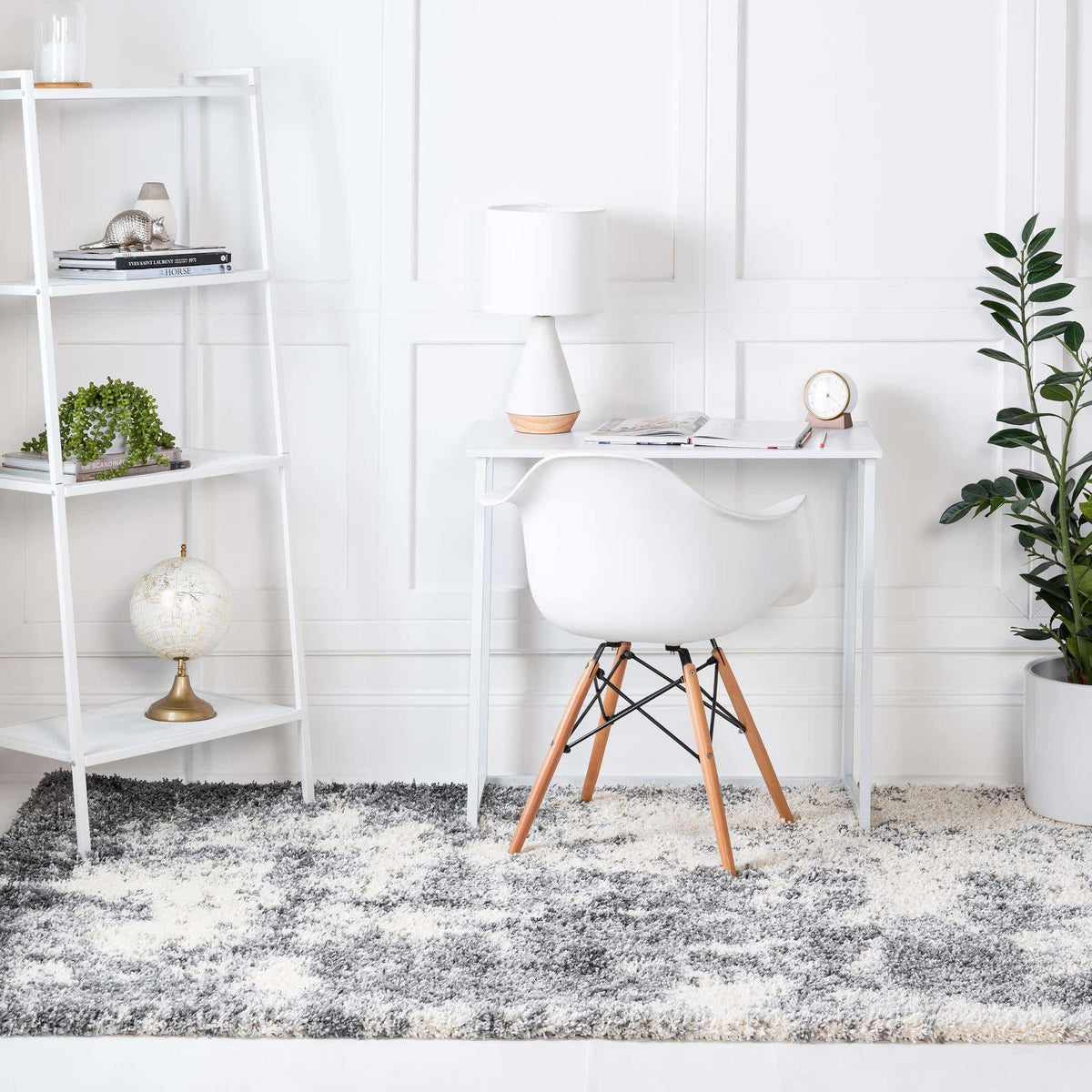Rechteck Hochflorteppich Soft Touch Shag in Grau von Hadorn™ - Lifestyle Image
