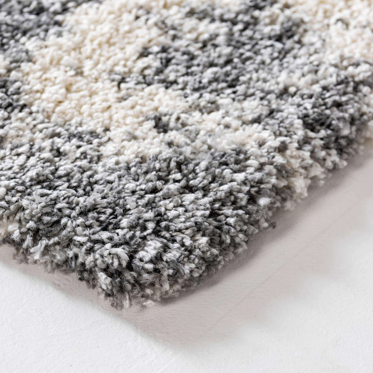 Rechteck Hochflorteppich Soft Touch Shag in Grau von Hadorn™ - Lifestyle Image