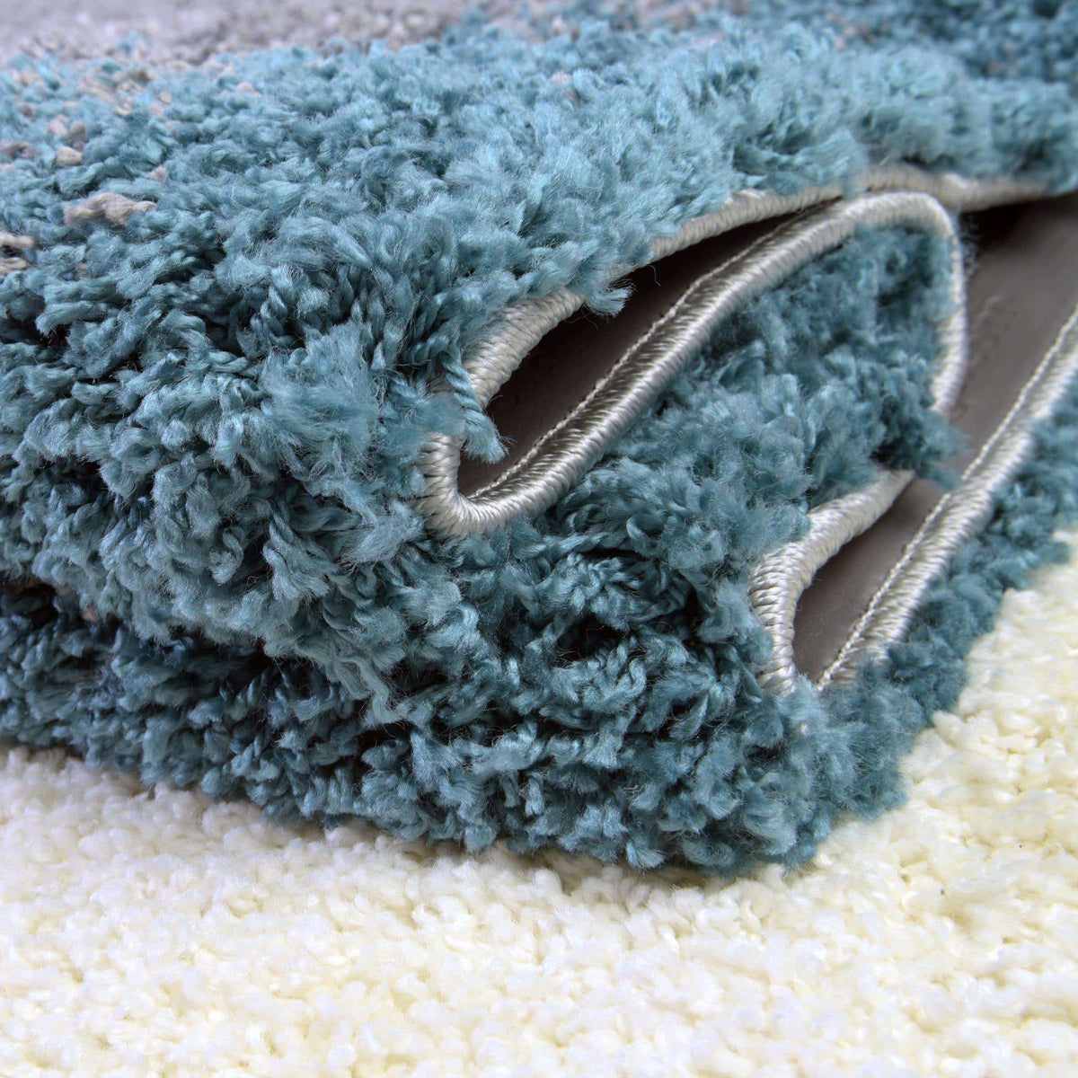 Rechteck Hochflorteppich Soft Touch Shag in Türkis von Hadorn™ - Lifestyle Image