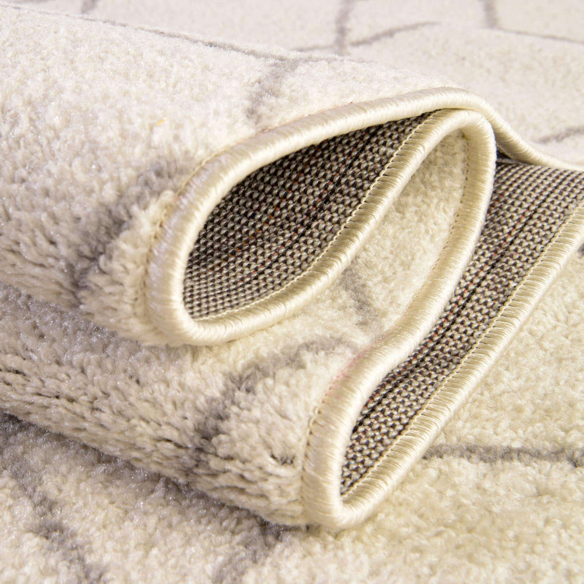Quadratisch Teppich Trellis Frieze in Beige von Hadorn™ - Lifestyle Image