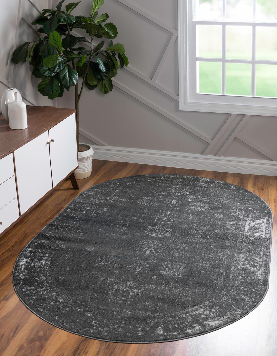 Oval Teppich Monaco in Dunkelgrau von Hadorn™ - Lifestyle Image