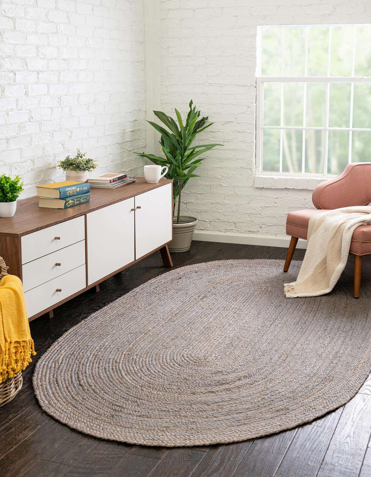 Oval Teppich Braided Jute in Grau von Hadorn™ - Lifestyle Image