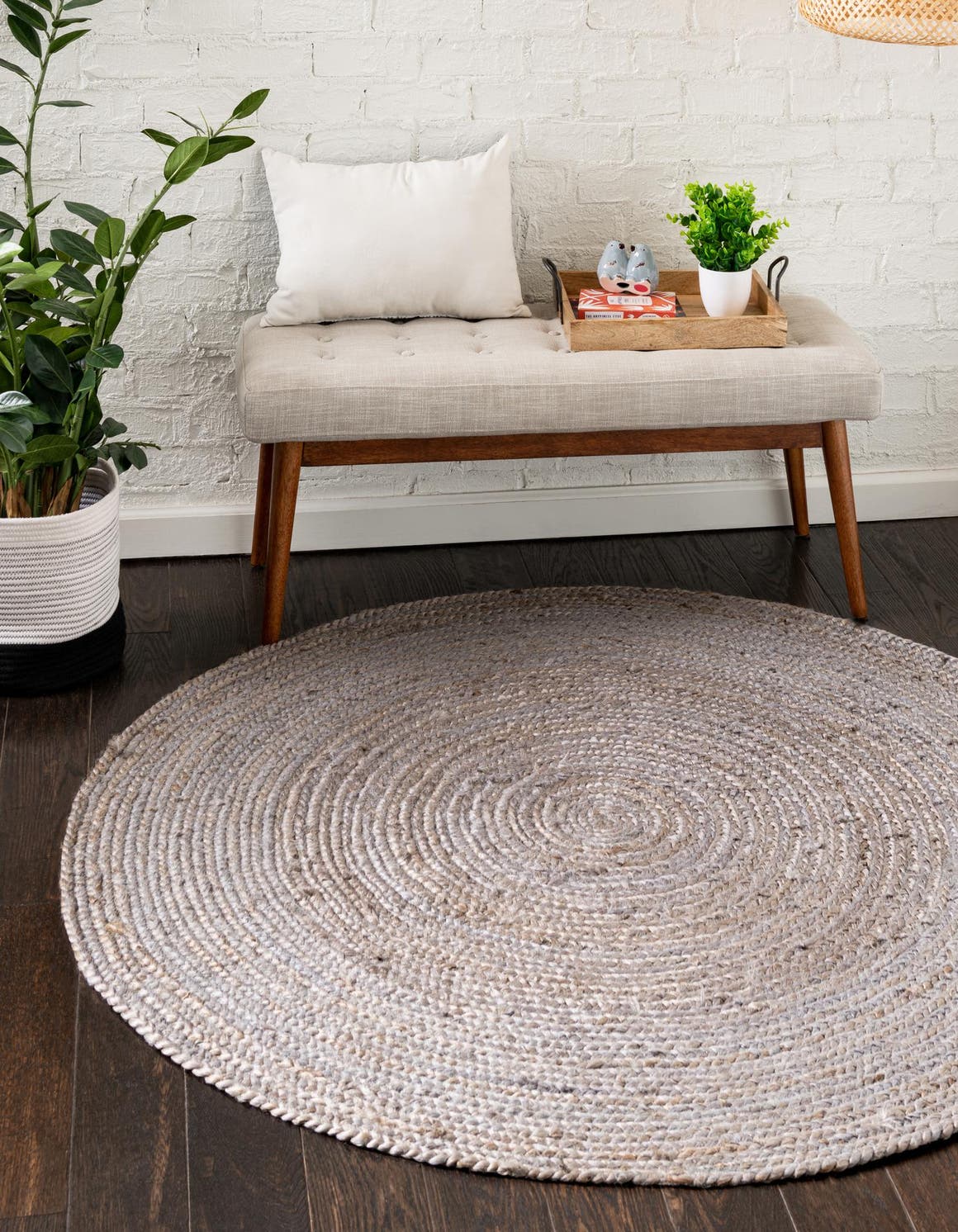 Rund Teppich Braided Jute in Grau von Hadorn™ - Lifestyle Image