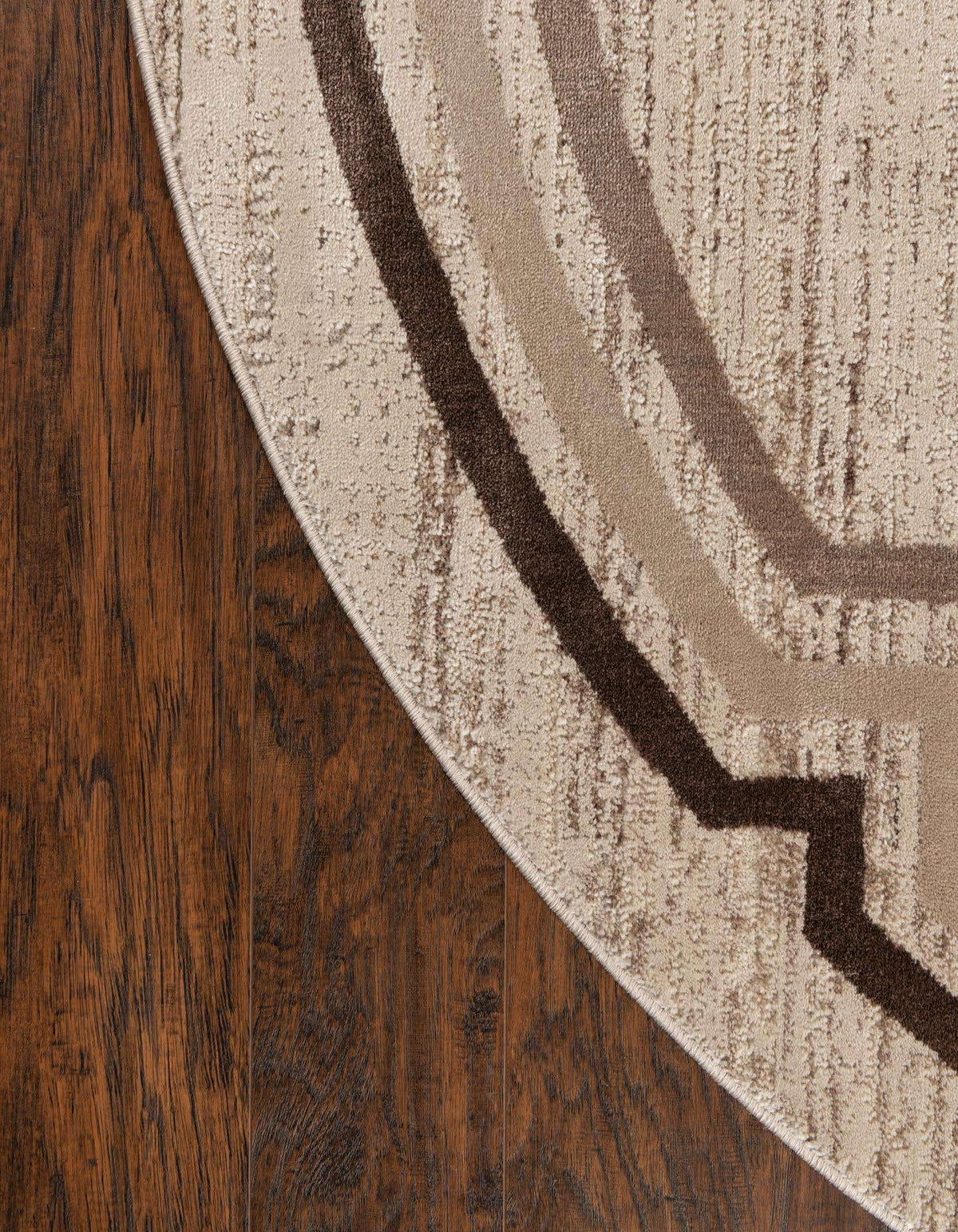 Rund Teppich Oasis in Braun von Hadorn™ - Lifestyle Image