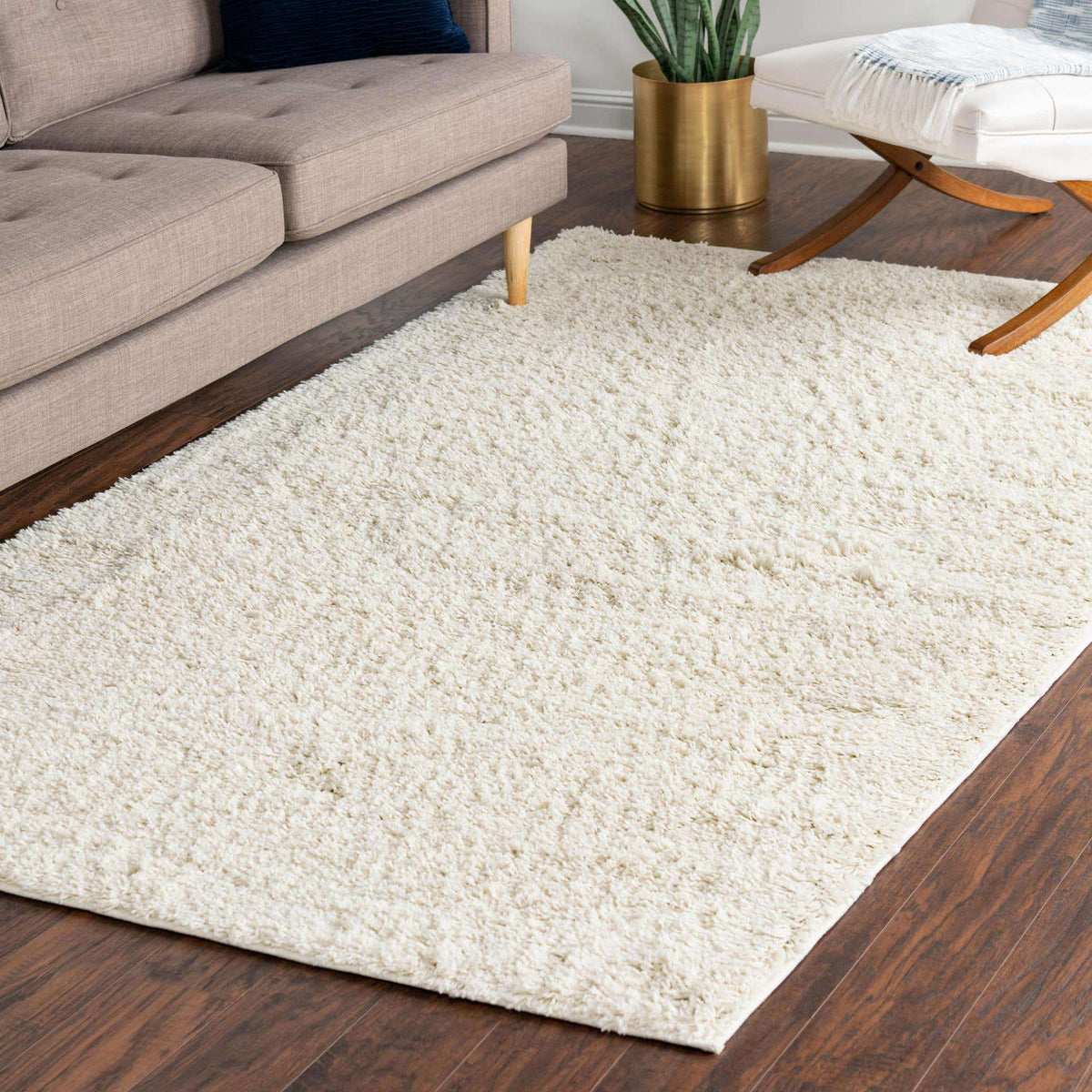 Rechteck Hochflorteppich Everyday Shag in Beige von Hadorn™ - Lifestyle Image