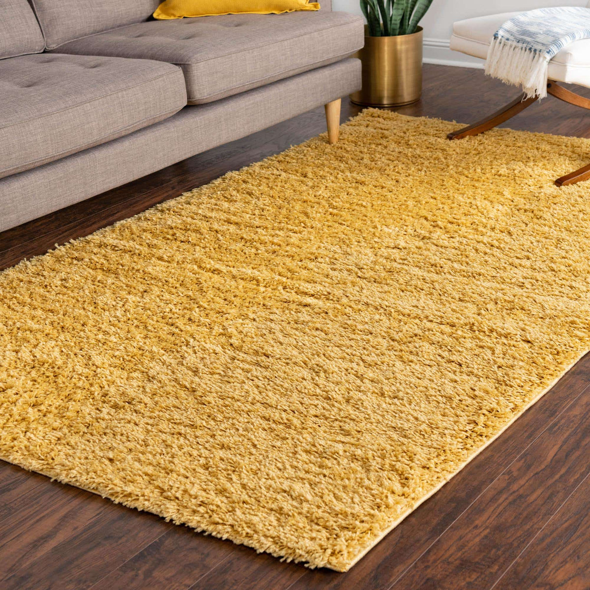 Rechteck Hochflorteppich Everyday Shag in Gelb von Hadorn™ - Lifestyle Image