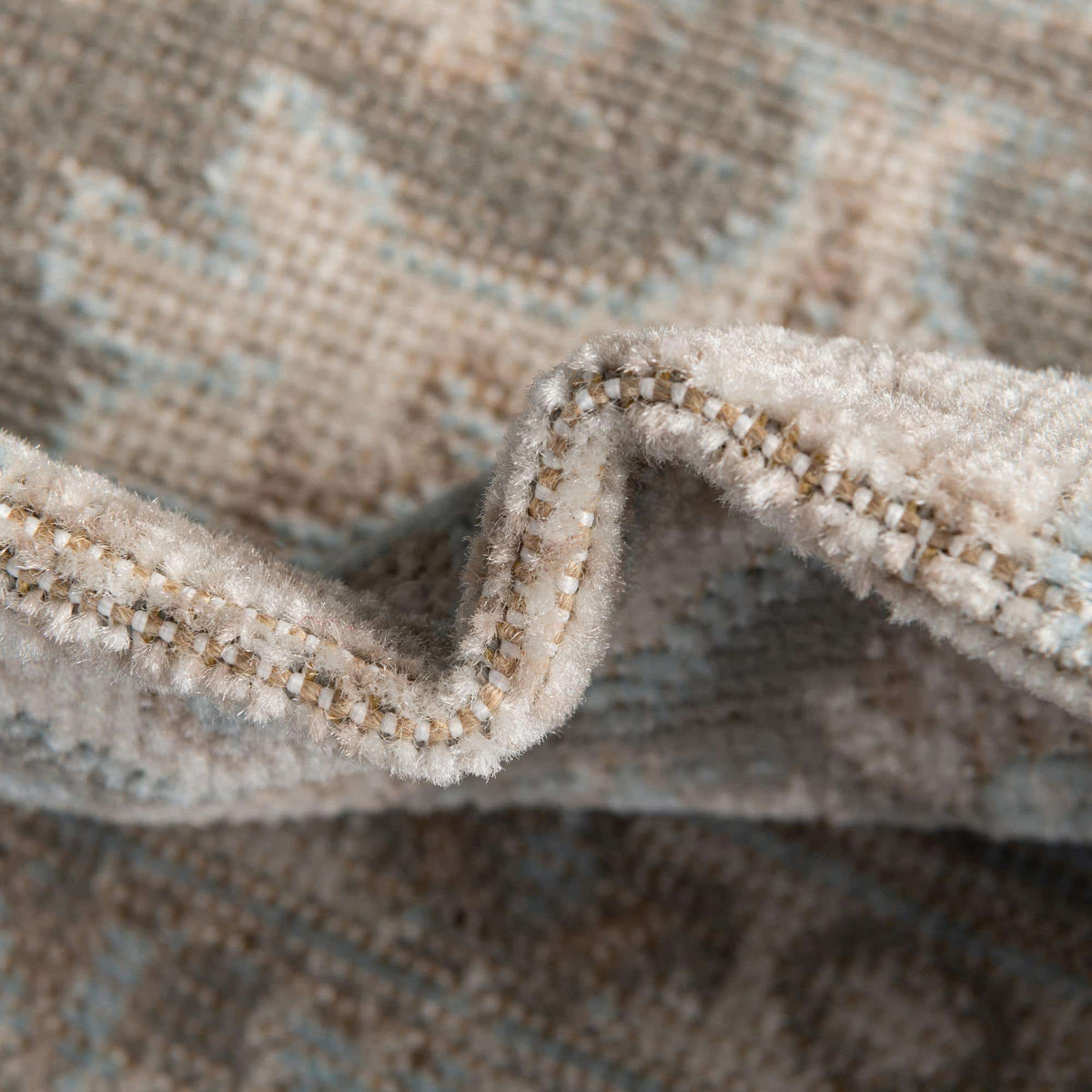 Rund Teppich Whitney in Grau von Hadorn™ - Lifestyle Image
