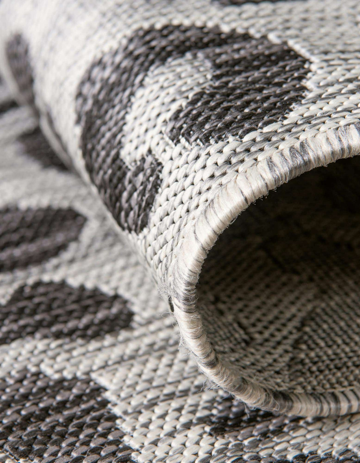 Rechteck Outdoor Teppich Outdoor Safari in Hellgrau von Hadorn™ - Lifestyle Image