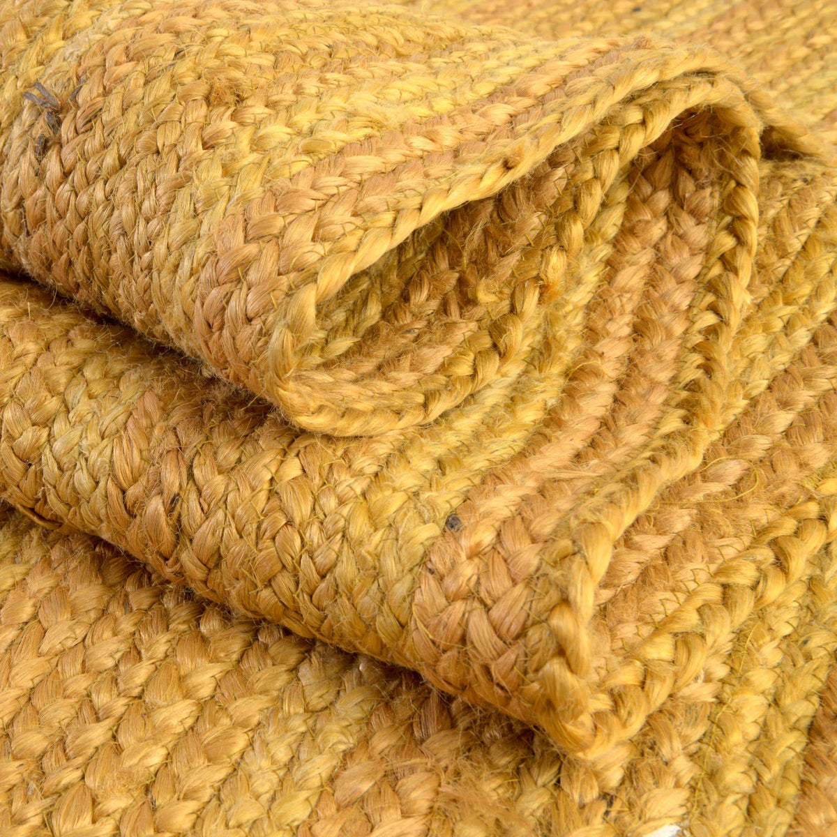 Rund Teppich Braided Jute in Gelb von Hadorn™ - Lifestyle Image