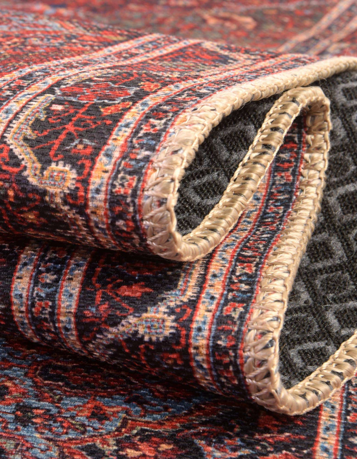 Quadratisch Teppich Timeless in Rot von Hadorn™ - Lifestyle Image