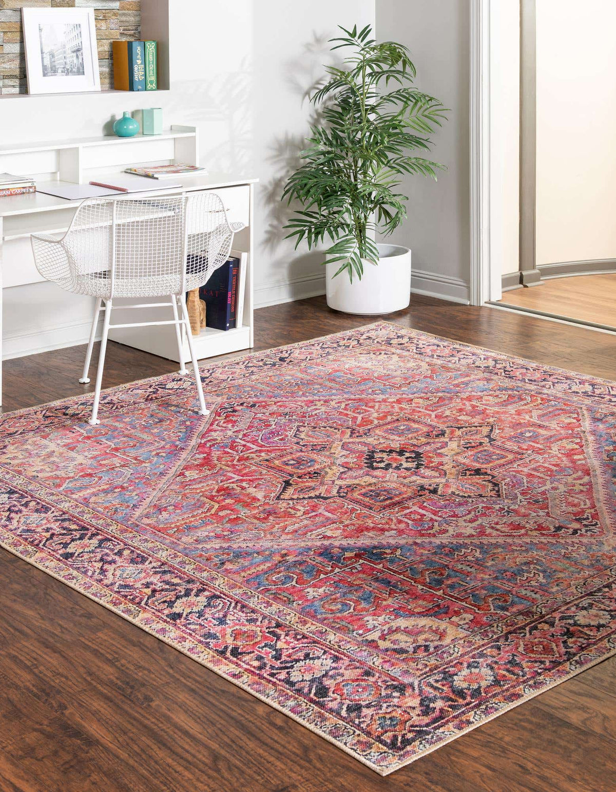Quadratisch Teppich Timeless in Rot von Hadorn™ - Lifestyle Image