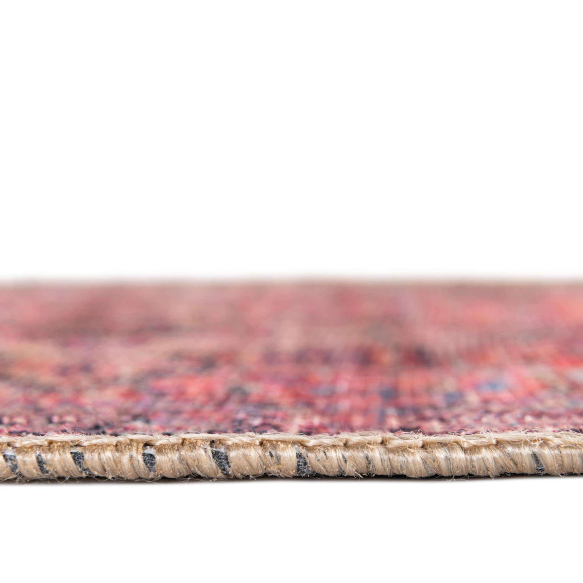 Quadratisch Teppich Timeless in Rot von Hadorn™ - Lifestyle Image