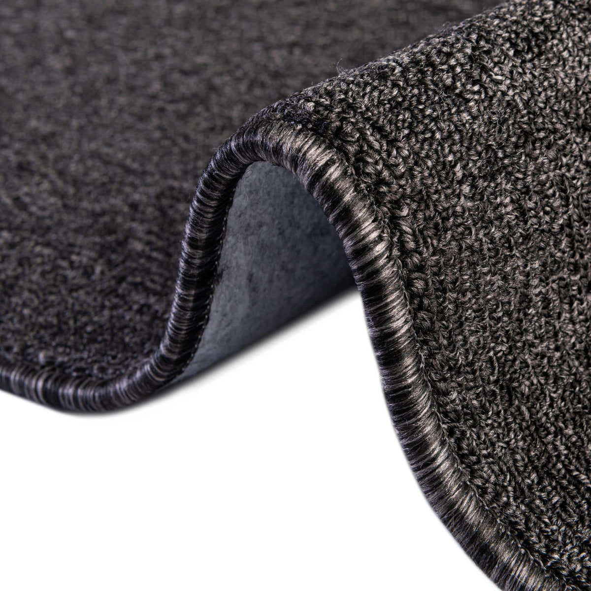 Quadratisch Teppich Everyday Solid in Holzkohle von Hadorn™ - Lifestyle Image