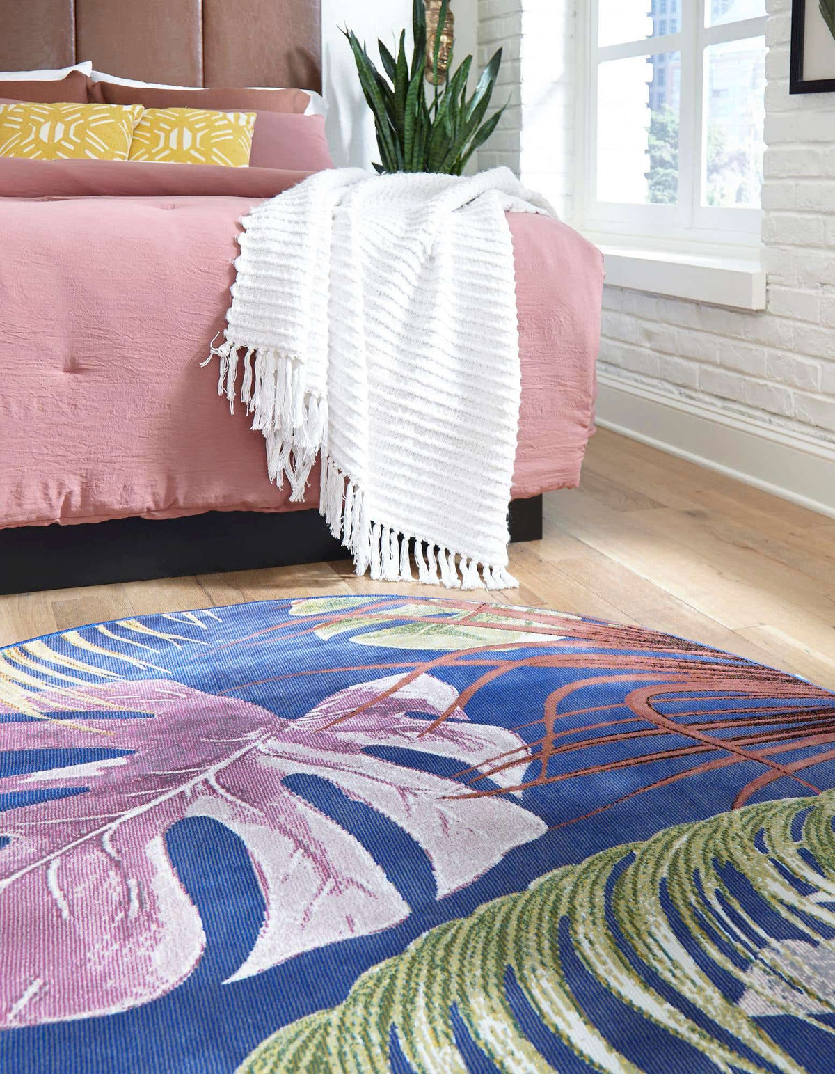 Rund Teppich Blossom in Mehrfarbig von Hadorn™ - Lifestyle Image