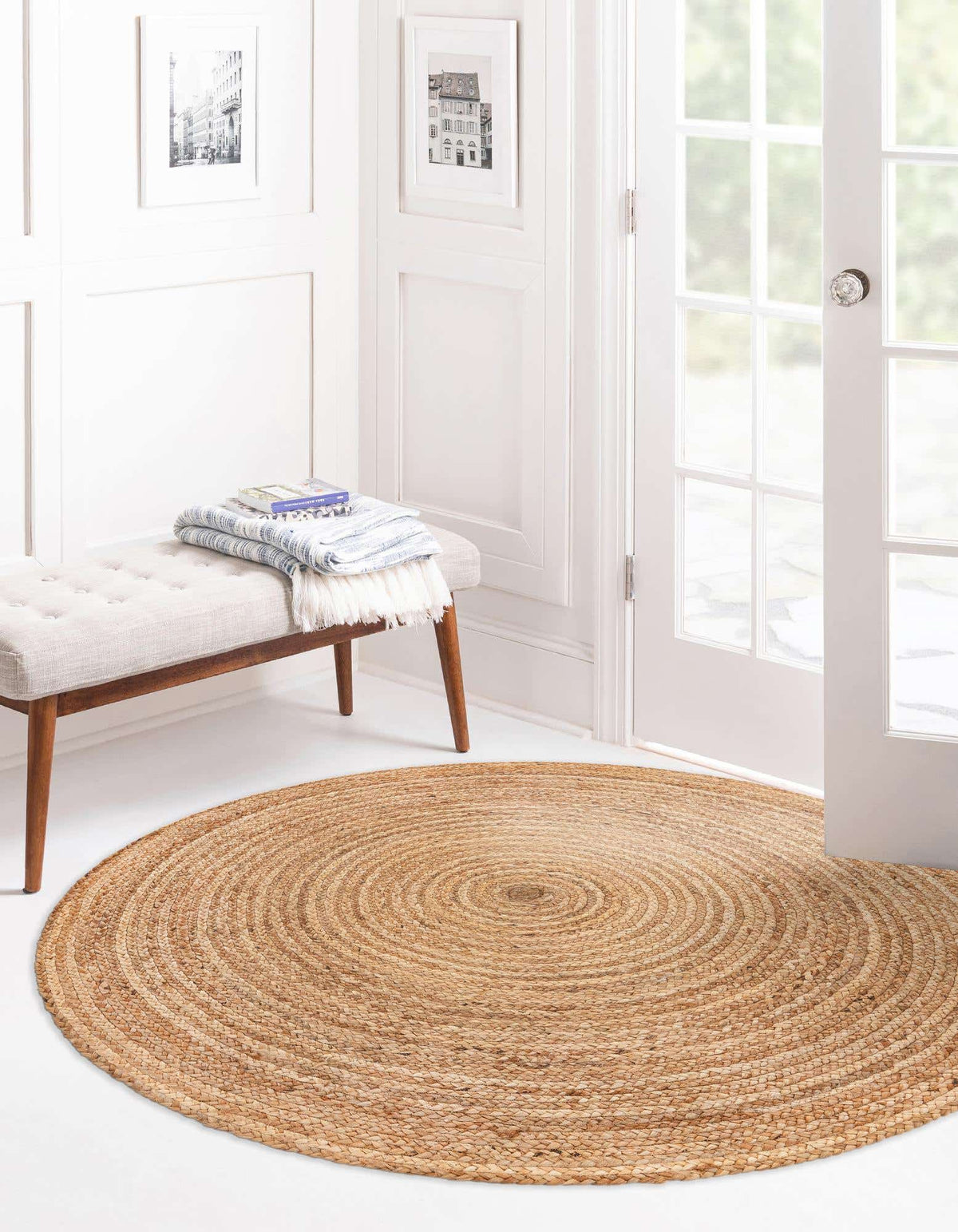 Rund Teppich Braided Jute Luxe in Natürlich von Hadorn™ - Lifestyle Image