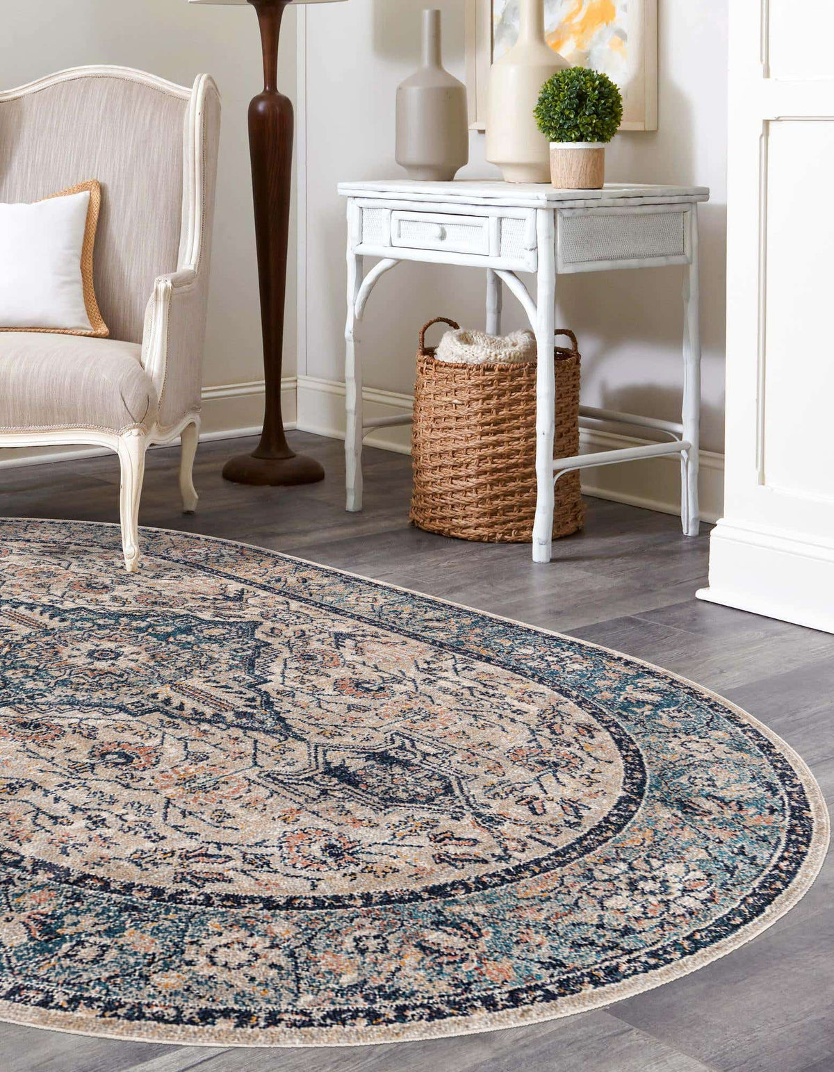 Oval Teppich Lola in Blau von Hadorn™ - Lifestyle Image