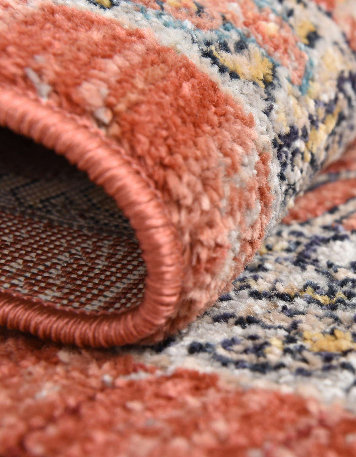 Rechteck Teppich Lola in Ziegelrot von Hadorn™ - Lifestyle Image