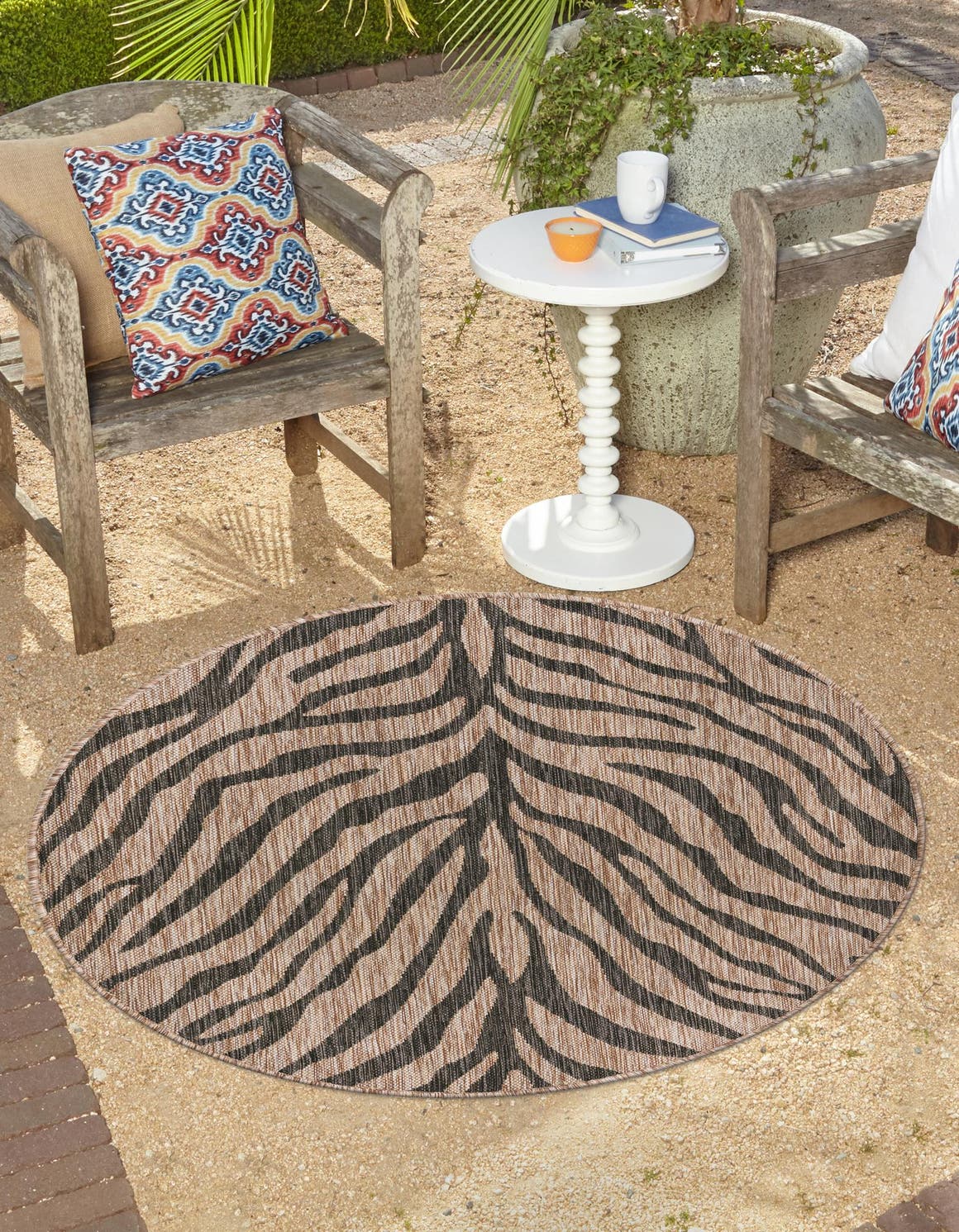 Rund Outdoor Teppich Outdoor Safari in Natürlich von Hadorn™ - Lifestyle Image