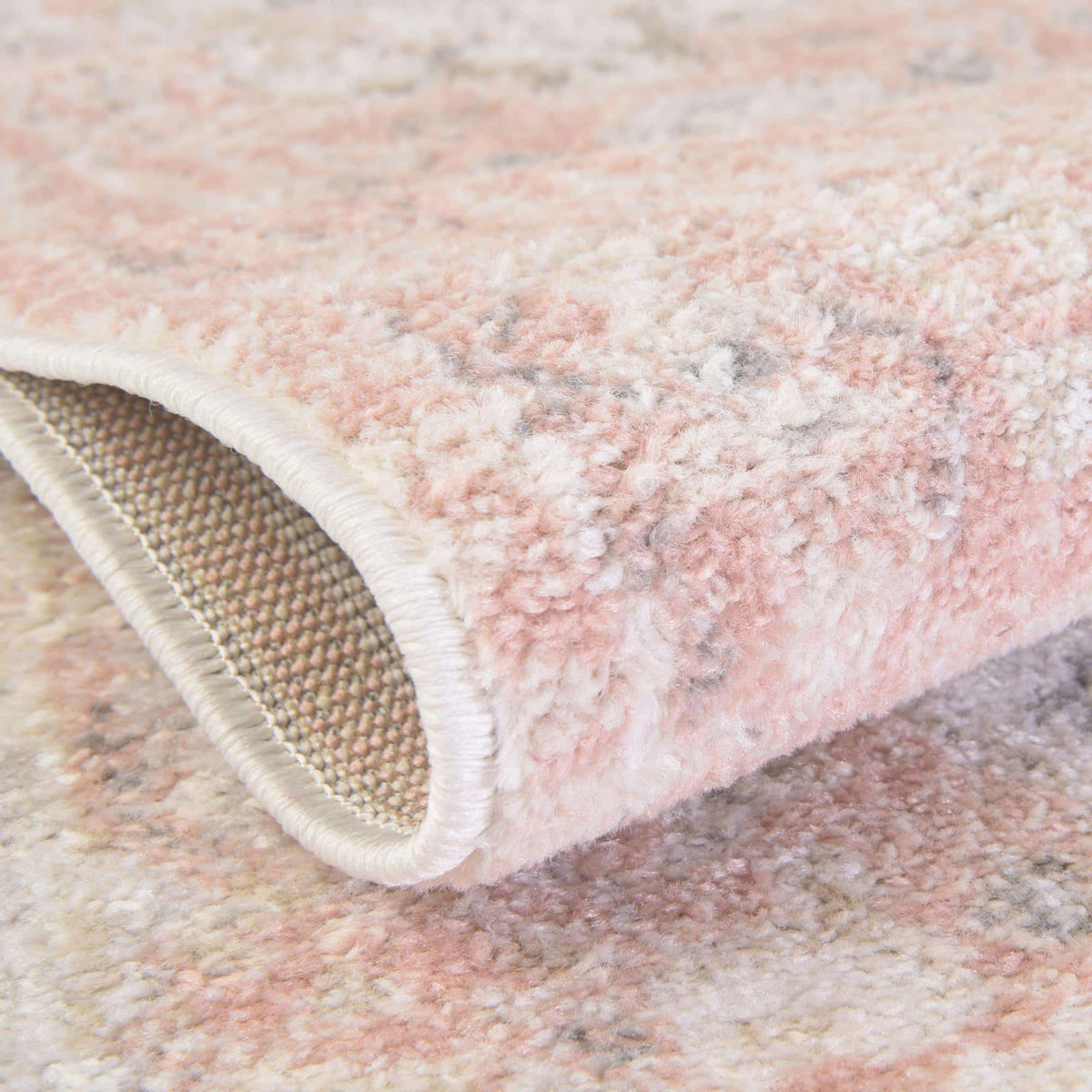 Rechteck Teppich Madeline Vintage in Rosa von Hadorn™ - Lifestyle Image