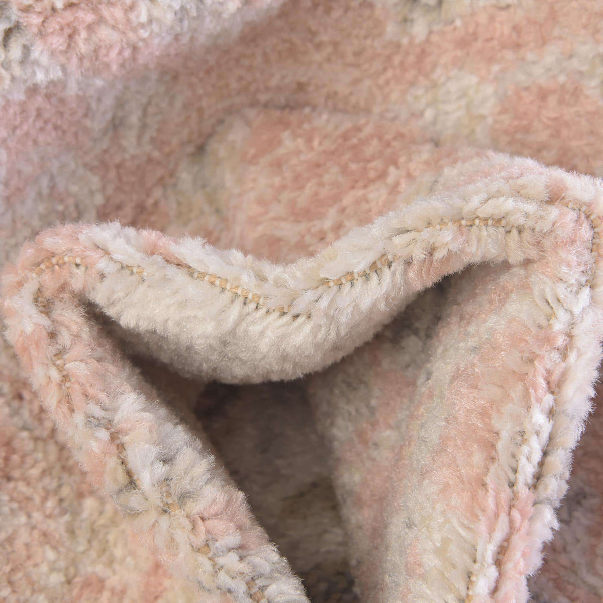 Rechteck Teppich Madeline Vintage in Rosa von Hadorn™ - Lifestyle Image