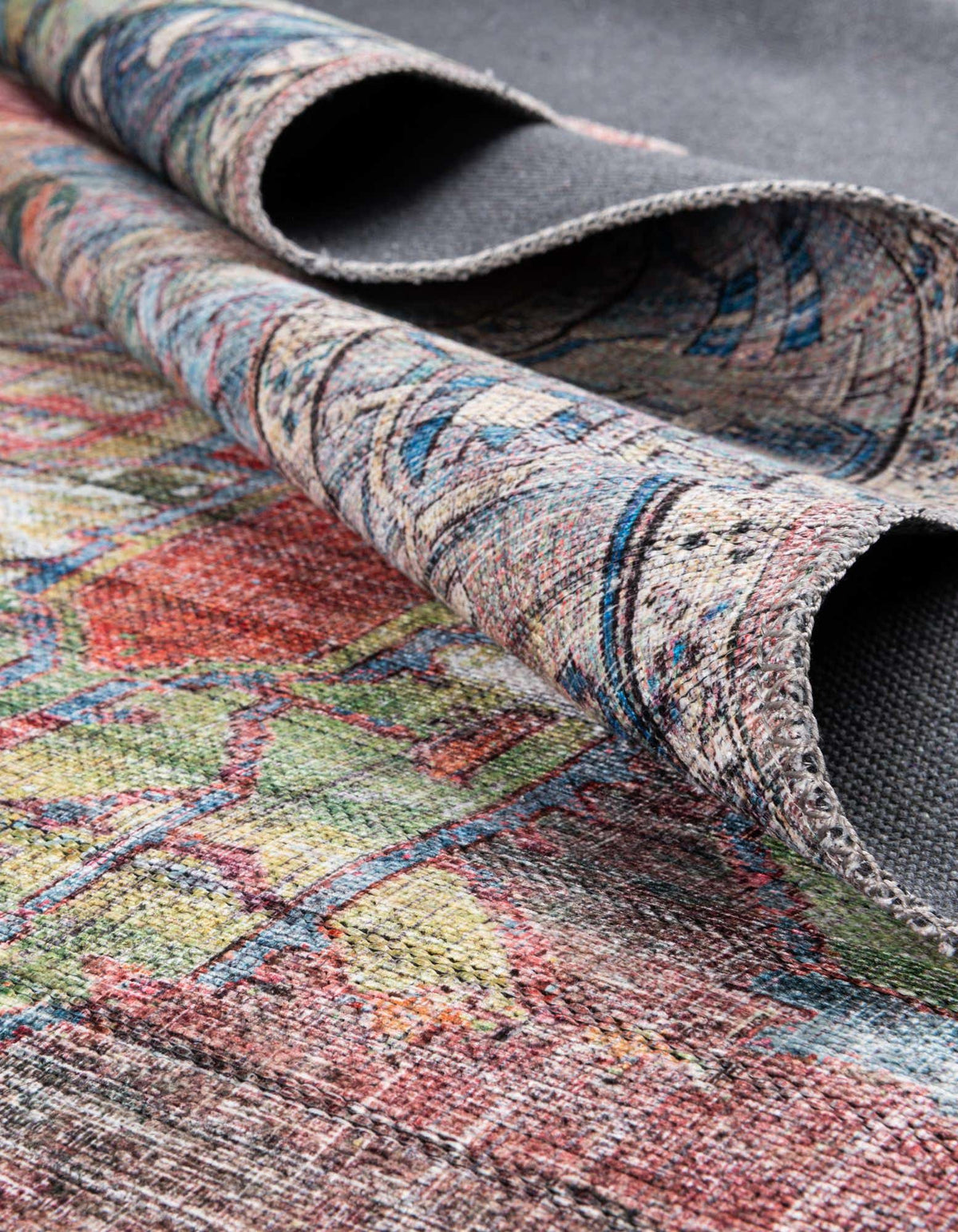 Quadratisch Teppich Maahru in Mehrfarbig von Hadorn™ - Lifestyle Image