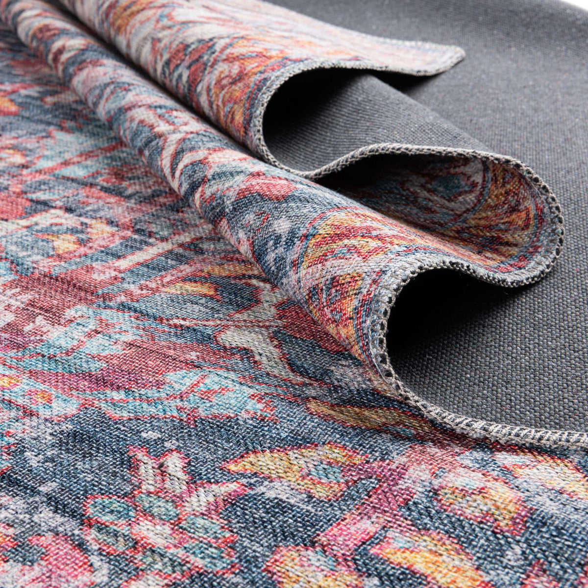 Rechteck Teppich Maahru in Blau von Hadorn™ - Lifestyle Image