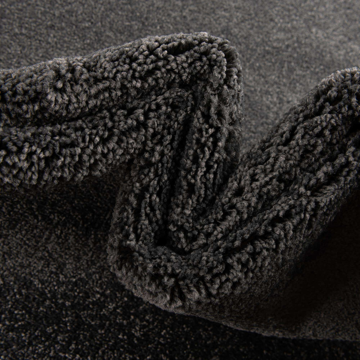 Läufer Teppich Everyday Solid in Stom Grau von Hadorn™ - Lifestyle Image