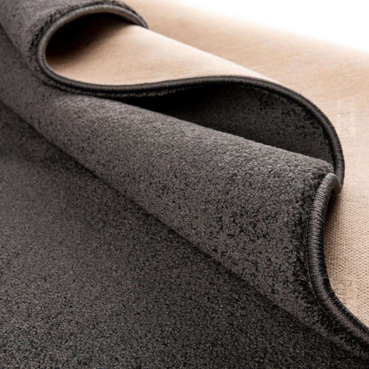 Läufer Teppich Everyday Solid in Stom Grau von Hadorn™ - Lifestyle Image