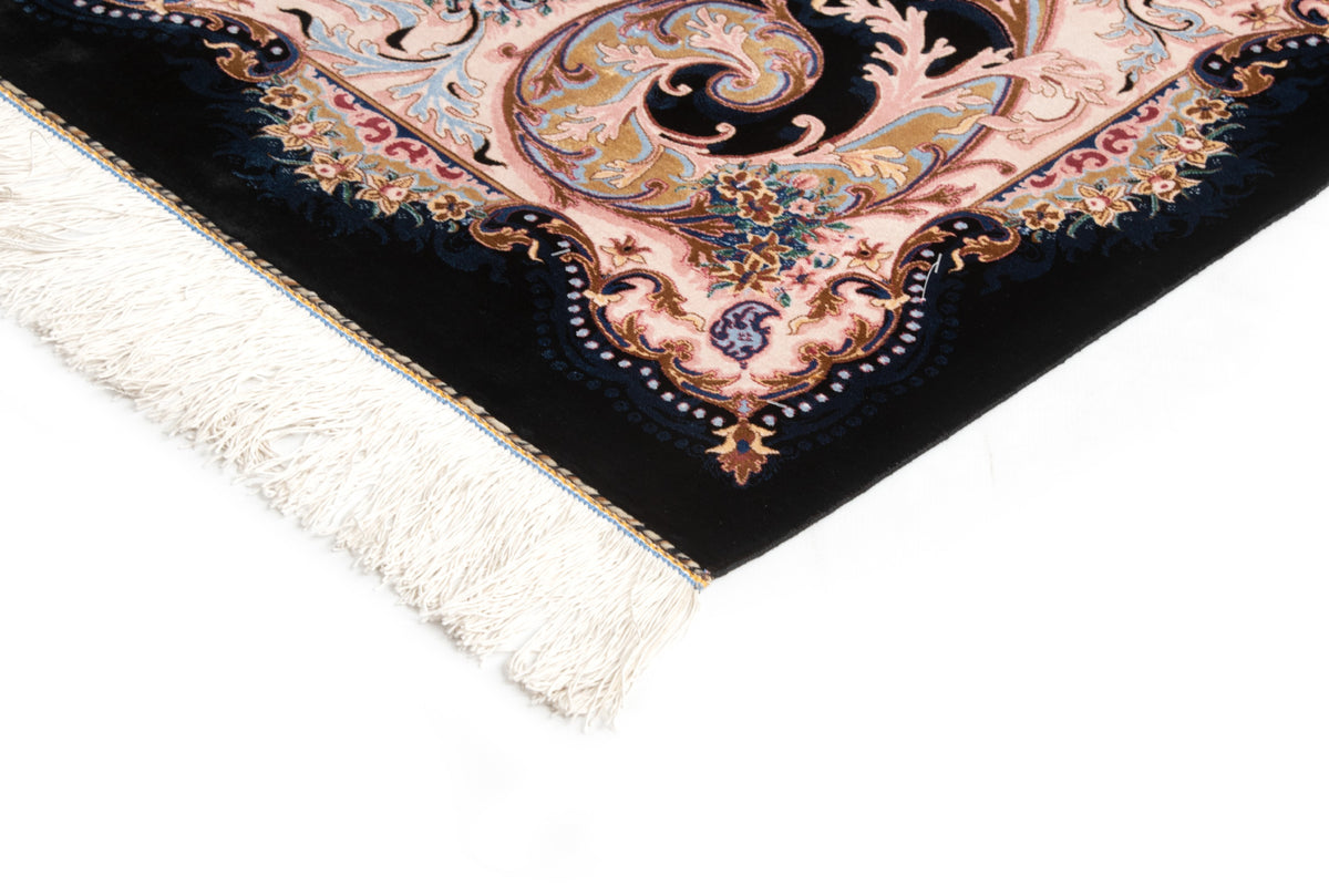 Rechteck Teppich Ghom Design in Schwarz von Hadorn™ - Lifestyle Image