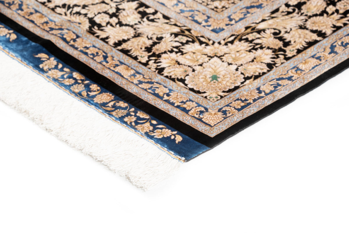 Rechteck Teppich Ghom Design in Schwarz von Hadorn™ - Lifestyle Image