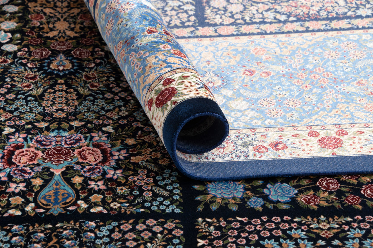 Rechteck Teppich Ghom Design in Dunkelblau von Hadorn™ - Lifestyle Image
